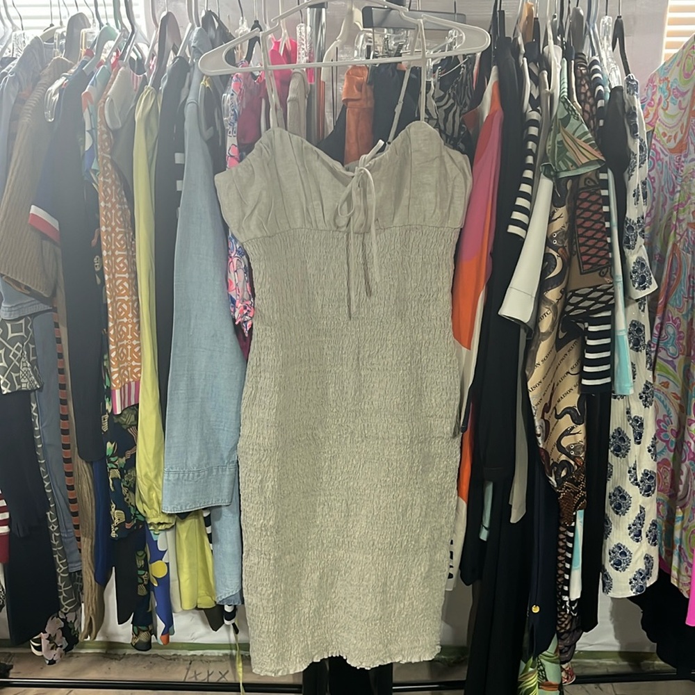 J. Crew linen and elastic dress. Zips up the back. Size 6.